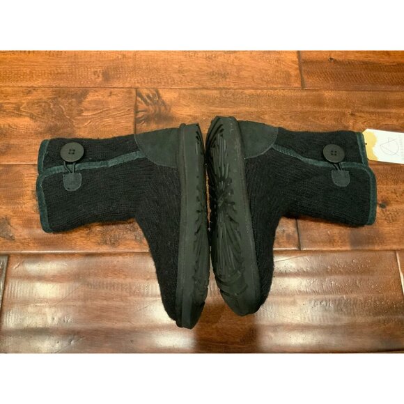 Ugg Australia Black Quilted Knit Short Ankle Boots F3011G, Size 5 (US) - Picture 6 of 8